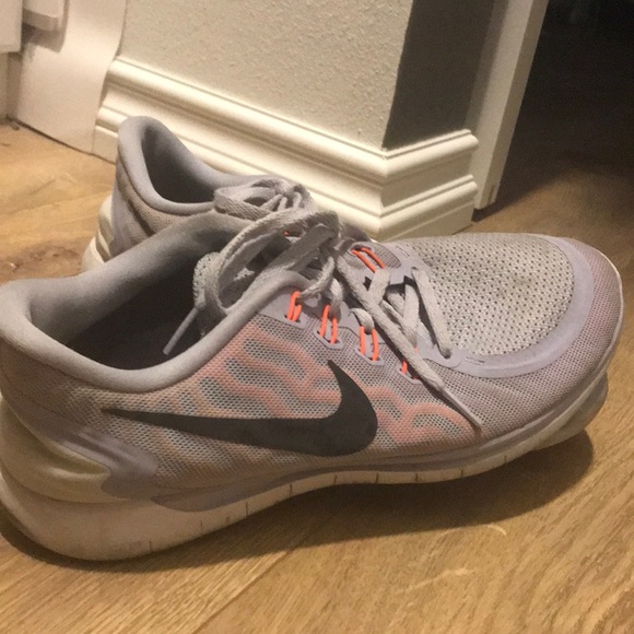 Nike tennis shoes - Picture 1 of 4